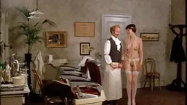 Kučka s velikom blon ...