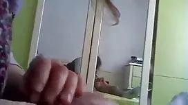 Iris porno mive je r ...
