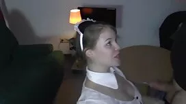 Plavuša dobiva orgaz ...