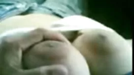 Lezbijski poljubac j ...